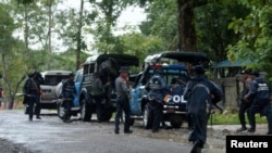  မောင်တောရဲများ လုံခြုံရေးယူနေစဉ် 