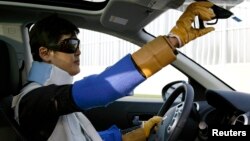 El espejo retrovisor de los vehículos ha demostrado no ser suficiente para prevenir algunos accidentes.