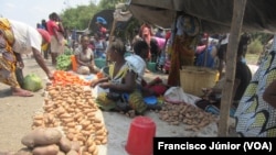 Vendedoras em Moatize, Moçambique