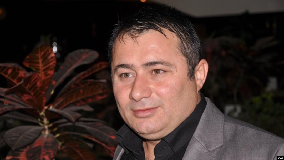 کامهران موحهمهد