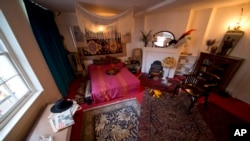 The former bedroom of U.S. musician Jimi Hendrix is seen at the central London flat he used to live in at 23 Brook Street, Feb. 8, 2016.