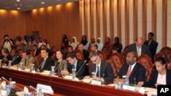 UN delegates attend a meeting with Sudanese Foreign Minister Ali Ahmad Karti in Khartoum, 09 Oct 2010 on the last day of an official visit to Sudan by UN Security Council ambassadors
