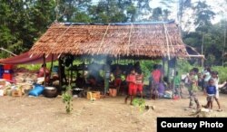 Tim Kementerian Sosial mengirimkan bantuan mengatasi kelaparan di pedalaman Pulau Seram, Maluku. (Foto Kemensos).