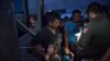 La nueva norma de EE.UU., en vigor desde el martes 16 de julio de 2019, rechaza el asilo a cualquiera que aparezca en la frontera mexicana tras haber viajado por otro país, algo que los migrantes centroamericanos deben hacer.