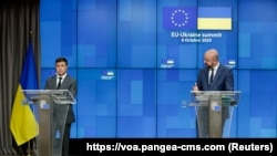 Президент Украины Владимир Зеленский и президент Европейского совета Шарль Мишель после саммита ЕС-Украина в Брюсселе. 6 октября 2020.