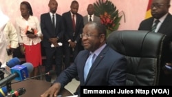 Le ministre du Commerce Luc Magloire Atangana lors de la concertation sur "L’affaire du riz en plastique" à Yaoundé, le 7 janvier 2019. (VOA/Emmanuel Jules Ntap)