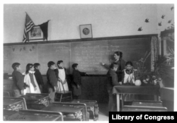 Elementary school class of Indian students at United States Indian Industrial School, Carlisle, Pennsylvania. Photo by Francis Benjamin Johnson, Dec. 31, 1900