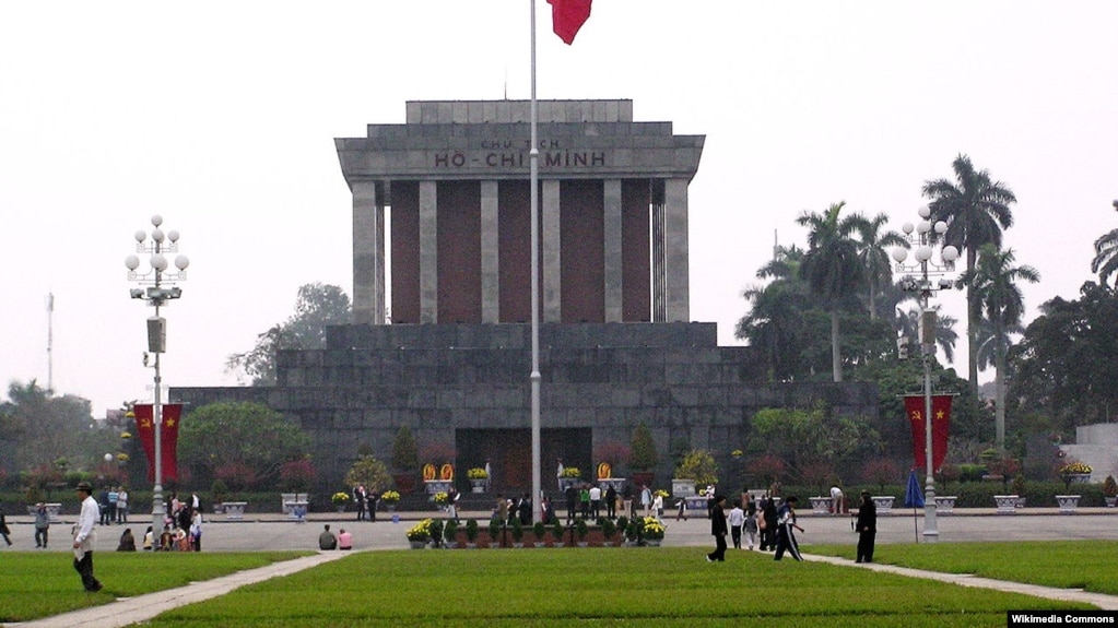 Lăng Chủ tịch Hồ Chí Minh.