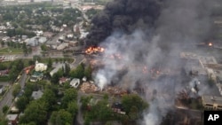 캐나다 퀘백주에서 유조열차가 탈선해 폭발한 사고 현장의 모습이다. 