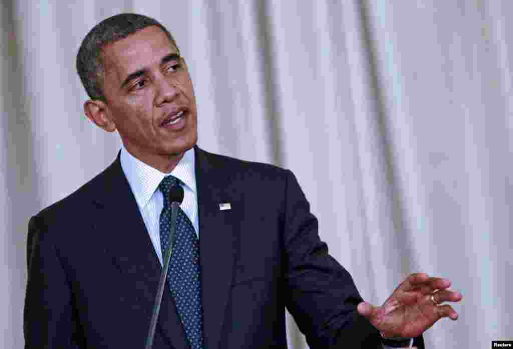 US President Barack Obama speaks during a media conference in Bangkok, Thailand, November 18, 2012.