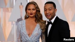 John Legend ແລະພັນລະຍາ Chrissy Teigen 