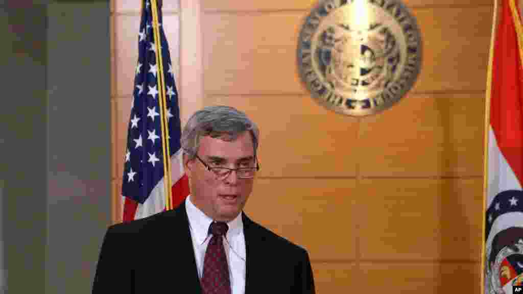 Le procureur du comté de St. Louis Robert McCulloch annonce la décision du grand jury de ne pas inculper l&#39;agent de police de&nbsp;Ferguson, Darren Wilson, dans la fusillade mortelle de Michael Brown, Clayton, Missouri, le 24 novembre 2014.