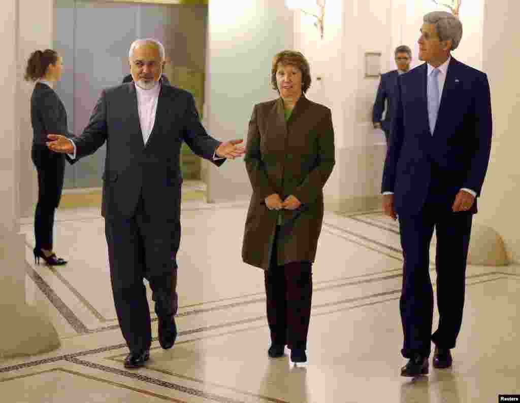 بات چیت میں شامل ممالک ایران سے اس بات کا مظاہرہ چاہتے ہیں جس سے یہ ثابت ہو کہ وہ جوہری اسلحہ نہیں بنا رہا۔