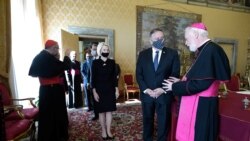 美國國務卿蓬佩奧到訪梵蒂岡與教廷國務卿帕羅林樞機主教會面（路透社2020年10月1日）