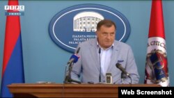 Milorad Dodik za vrijeme vanredne press konferencije uživo u programu RTRS-a.