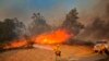 Jalan Utama di California Selatan Masih Tutup Akibat Kobaran Api yang Dipicu Angin