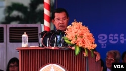 Prime Minister Hun Sen participates in the 66th anniversary celebration of the Cambodian People's Party in Phnom Penh, Cambodia, June 28, 2017. (Hean Socheata/ VOA Khmer) 