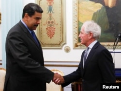 Venezuela's President Nicolas Maduro meets with U.S. Senator Bob Corker at Miraflores Palace in Caracas, Venezuela, May 25, 2018.