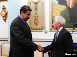 Venezuela's President Nicolas Maduro meets with U.S. Senator Bob Corker at Miraflores Palace in Caracas, Venezuela, May 25, 2018.