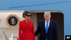 Rais Trump na mkewe Melania wakiwasili Ufaransa