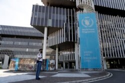 Pintu masuk markas besar Program Pangan Dunia PBB (WFP), di Roma, 9 Oktober 2020. (AP)