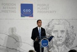Menteri Luar Negeri Italia Luigi Di Maio dalam konferensi pers pada KTT G-20 di Matera, Italia selatan, Selasa, 29 Juni 2021. (AP Photo/Antonio Calanni)