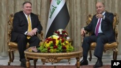 이라크를 방문한 마이크 폼페오 미 국무장관이 9일 바르함 살리 이라크 대통령을 예방하고 있다. 