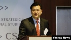 이정훈 한국 외교부 인권대사가 지난해 2월 미국 워싱턴DC 전략국제문제연구소(CSIS)에서 열린 북한 인권 대토론회에서 연설하고 있다.