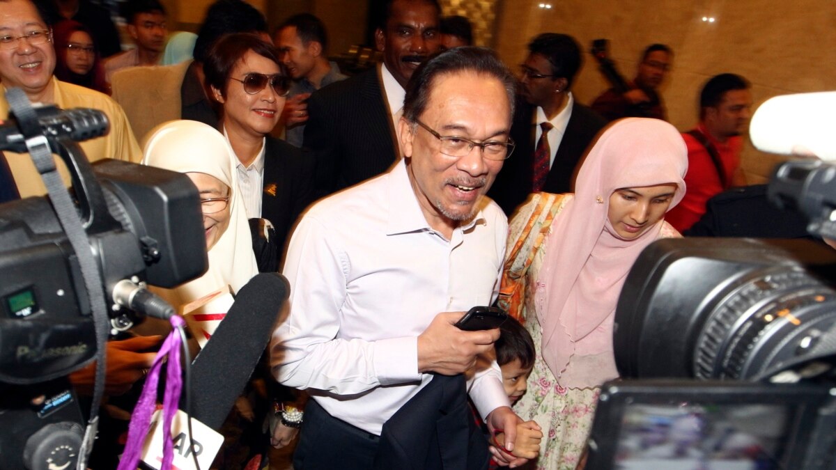 Malaysian Court Upholds Sodomy Conviction For Anwar Ibrahim