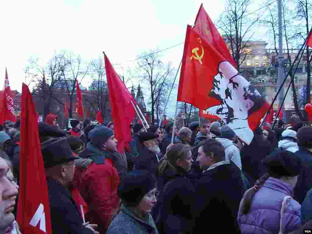 俄共10月革命95週年在莫斯科集會。