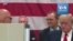 Coronavirus: A Phoenix, Trump visite une usine de masques sans en porter un