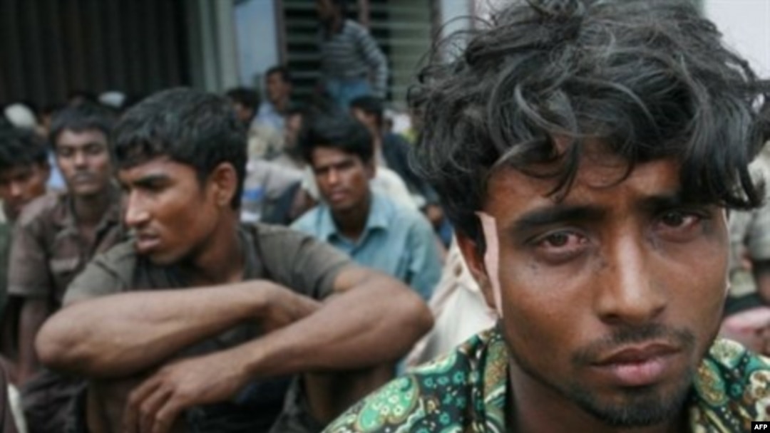 Hàng ngày người Hồi giáo Rohingya phải chạy trốn để tránh bạo động giáo phái ở Miến Điện