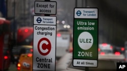 Kawasan rendah emisi di sebuah jalan di London, 8 April 2019. (Foto: Frank Augstein/AP Photo)