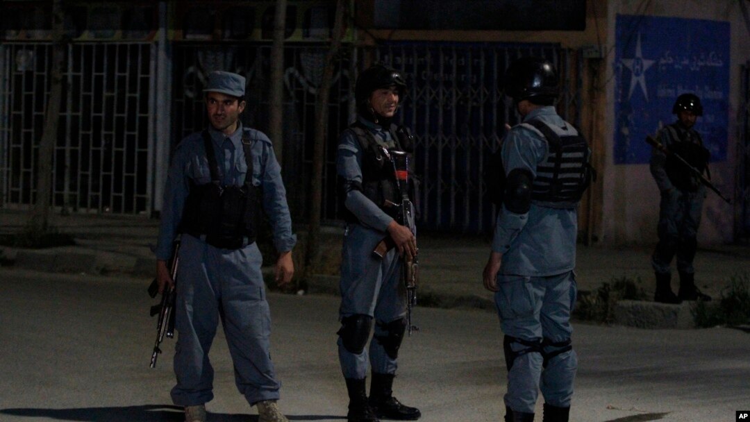  دنهې په ورځ چارواکو وئيلي دي چې بلخ صوبه کې دشپې ناوخته رامينځته شوې دې پيښه کې وژل شوؤ کې يوه ښځه هم شامل ده.