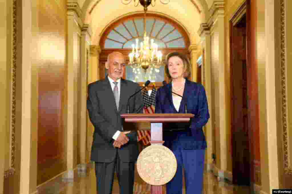 در نخستین دیدار روز دوم و آخر سفر آقای غنی به امریکا، وی با ننسی پلوسی، رییس مجلس نمایندگان ایالات متحده دیدار کرد