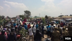 Wananchi wa Uganda katika dakika za mwisho za kampeni. 