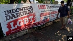 Poster anti LGBT di Jakarta yang dipasang oleh salah satu kelompok Islam (foto: ilustrasi). 