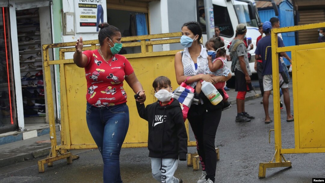 Parlamentarios opositores, denunciaron en el Parlamento la precariedad que pasan estos migrantes que vuelven al país.