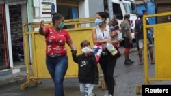 Parlamentarios opositores, denunciaron en el Parlamento la precariedad que pasan estos migrantes que vuelven al país.