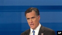 공화당 경선 토론회에서 발언하는 미트 롬니 후보