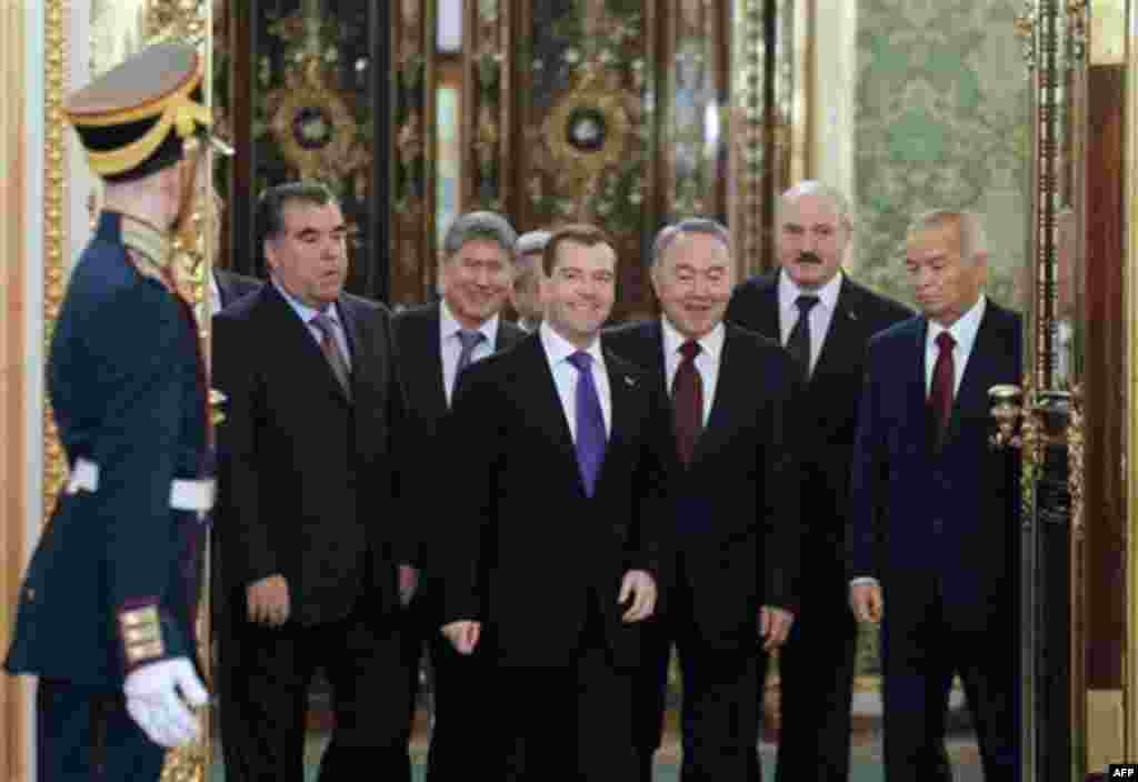 From left: Presidents of Tajikistan, Emomali Rakhmon, Kyrgyzstan, Almazbek Atambayev, Russia, Dmitry Medvedev, Kazakhstan, Nursultan Nazarbayev, Belarus, Alexander Lukashenko and Uzbekistan, Islam Karimov enter a hall for a summit of Collective Security T