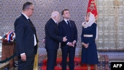 Au deuxième jour de sa visite, Emmanuel Macron doit rencontrer le Premier ministre Aziz Akhannouch ainsi que les présidents des deux chambres.