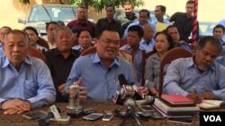 បទសម្ភាសន៍​ VOA ជាមួយ​ញ៉ឹក ប៊ុនឆៃ៖ ខ្ញុំ​ដូច​ជា​«ទីងមោង‍» ​ក្រោយ​ពី​​​បក្ស​ហ្វ៊ុនស៊ីនប៉ិច​រួបរួម