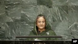 বাংলাদেশের প্রধানমন্ত্রী শেখ হাসিনা জাতিসংঘে ভাষণ দিচ্ছেন।