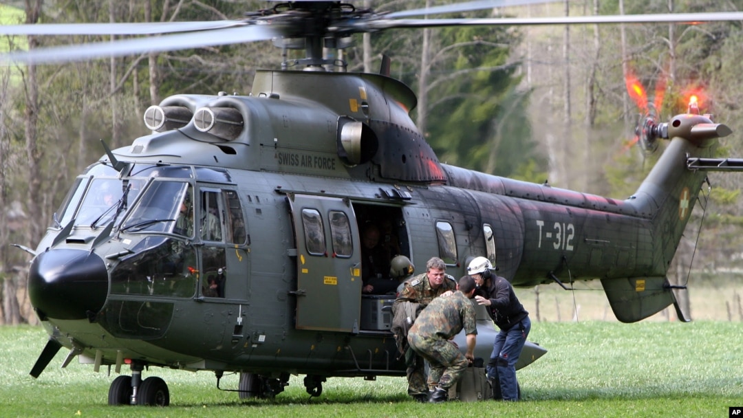 Arhiva - Helikopter Super Puma švajcarske vojske.