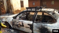 The governor of Cameroon's western region says there were more than 300 armed men involved in abducting 15 people, torching houses, cars, motor cycles, and looting property. (Photo: E. Kindzeka/VOA)