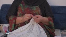 ژنێکی نابینا لە دهۆک بە کارە دەستییە سەرنجڕاکێشەکانی سەرسامت دەکات