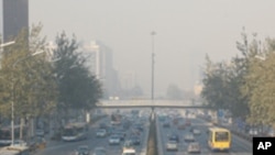 ขณะที่มีคนขับรถมือใหม่ออกมาขับขี่ยวดยานมากขึ้น และการขาดมาตรฐานด้านความปลอดภัย กำลังทำให้มีอุบัติเหตุการจราจรมากขึ้น