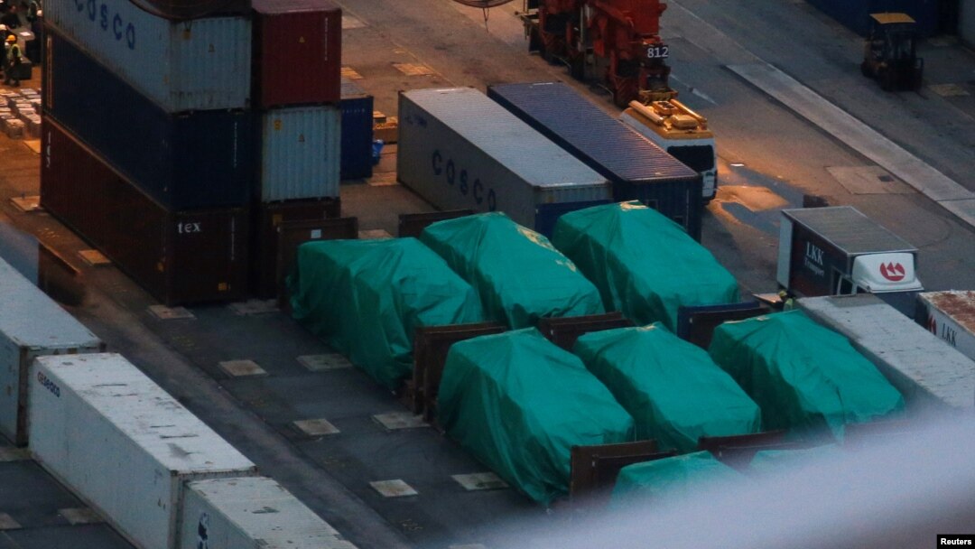 2016年11月24日新加坡裝甲運兵車，其中六部被扣留在香港一個貨運碼頭。