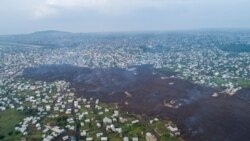 Lava do vulcão Nyiragongo atravessa Buhene norte de Goma, Congo, 24 de Maio, 2021.